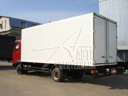 Промтоварный фургон МАЗ 4371